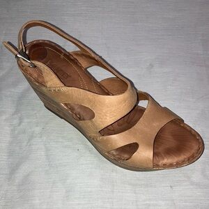 Size 9 (40.5) leather Women's Tan Wedge Sandals